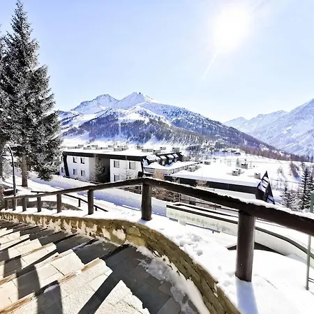 Hostdomus - Little Garden Apartamento Sestriere