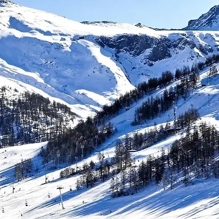 Apartamento Hostdomus - Little Garden Sestriere