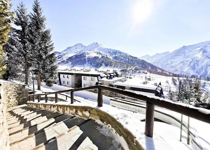 Hostdomus - Little Garden アパート セストリエーレ