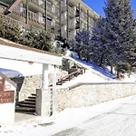 Apartment Hostdomus - Little Garden