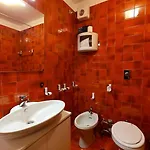Hostdomus - Little Garden Apartment