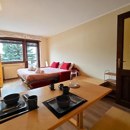 Hostdomus - Little Garden Apartment Sestriere