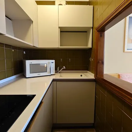 Hostdomus - Little Garden Apartment Sestriere